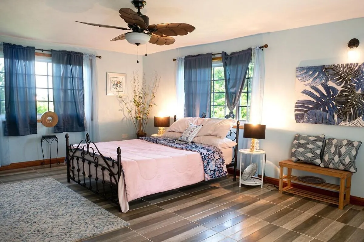 Negril Haven-Spacious 3-Bedroom Guesthouse With Parking & Pets Allowed 0*,  Jamaica